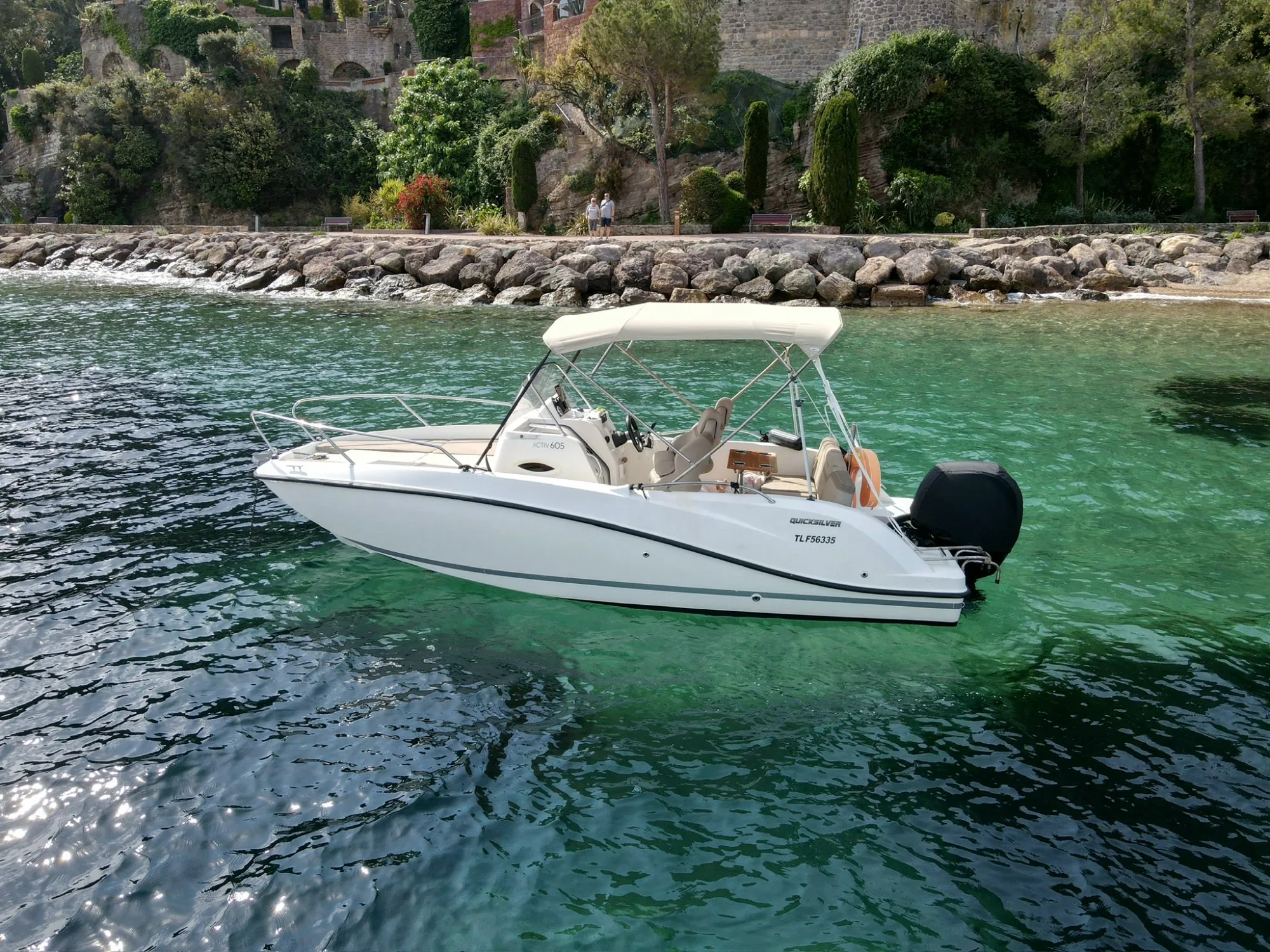 Quicksilver 605 Sundeck “Stratos” - extérieur